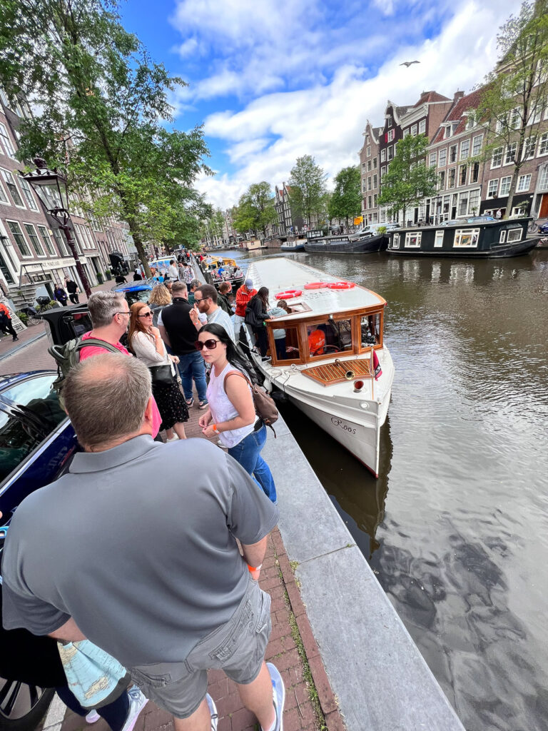 Cheese and wine canal tour Amsterdam